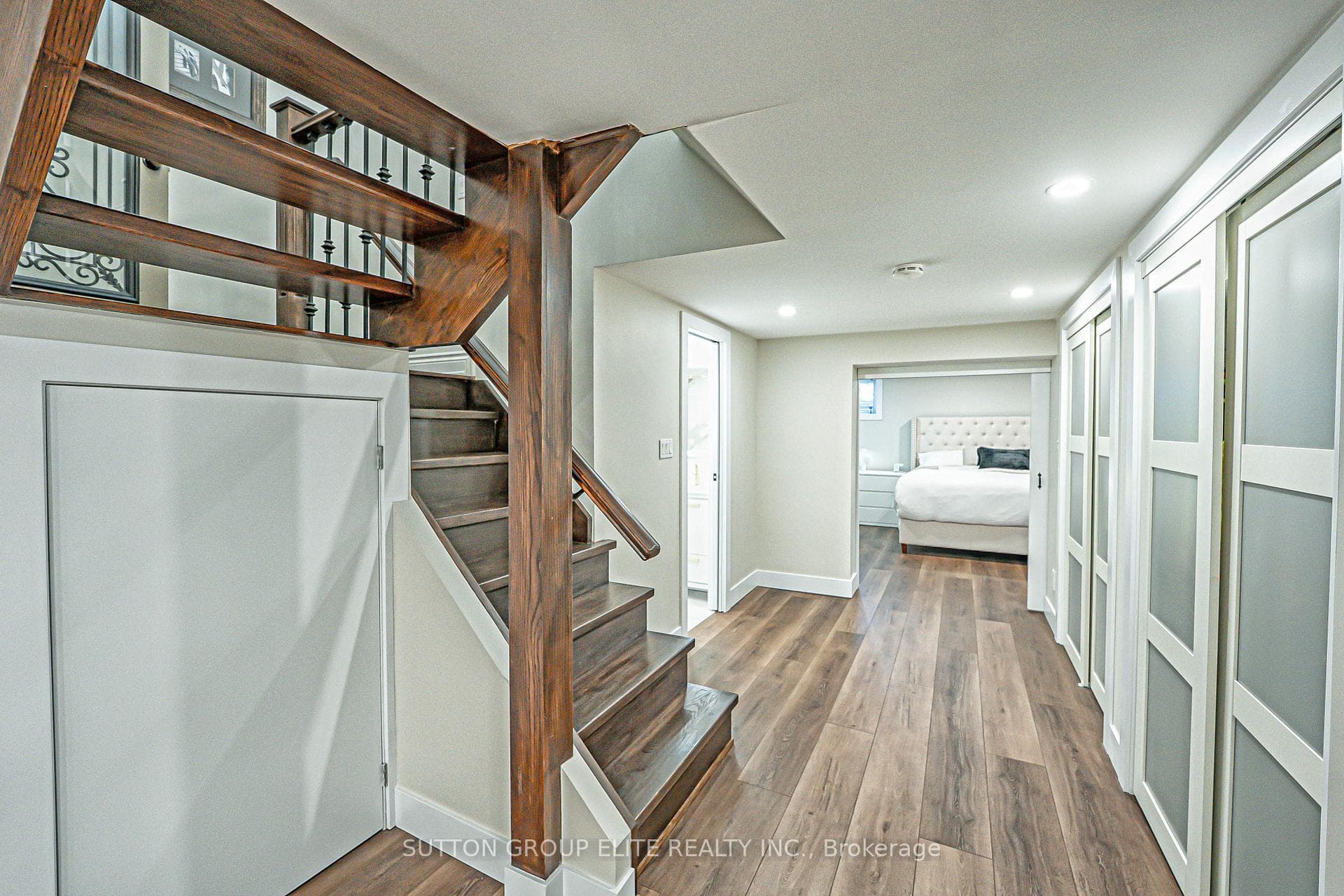 445 Abruz Boulevard photo 29