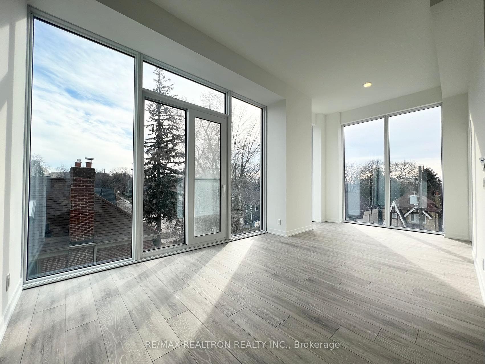 2020 Bathurst Street Unit 207 photo 11