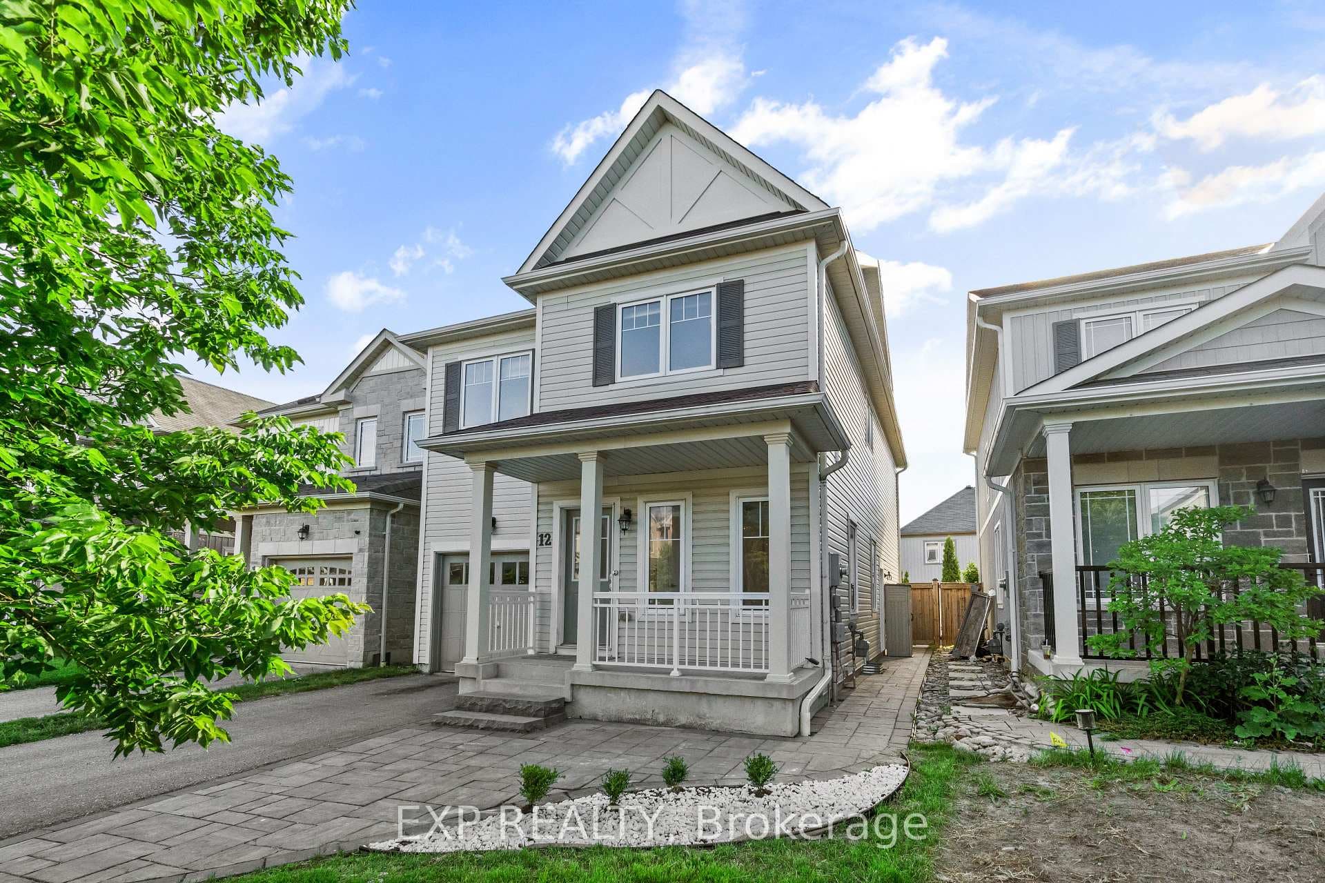 12 Mantz Crescent photo 1