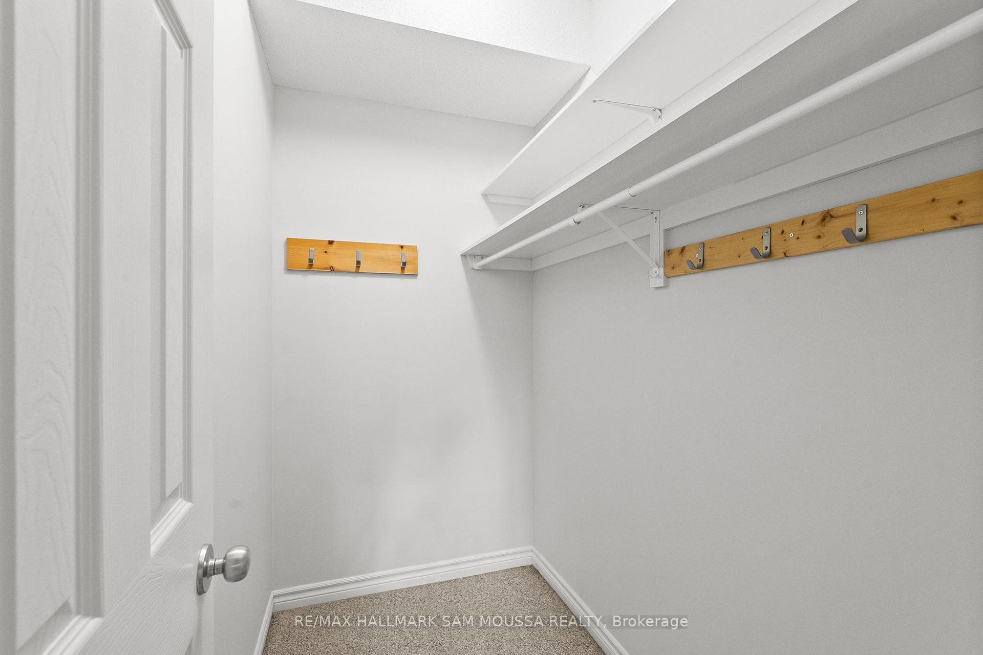 172 Granite Court photo 38