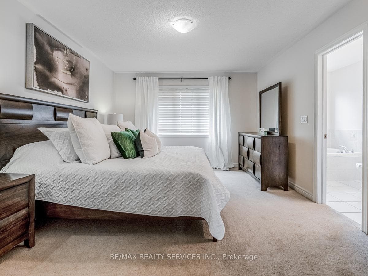 72 Ebury Drive photo 29