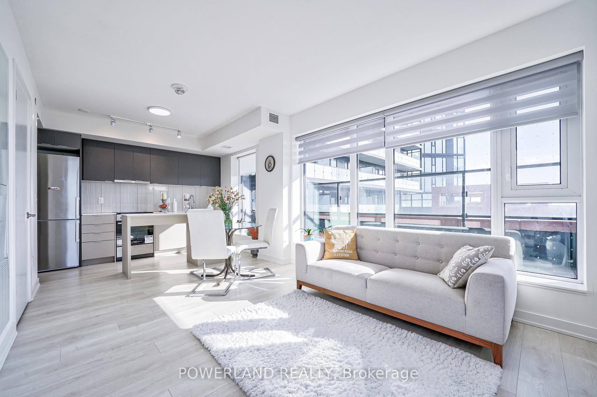 8 Tippett Road Unit 711 photo 8
