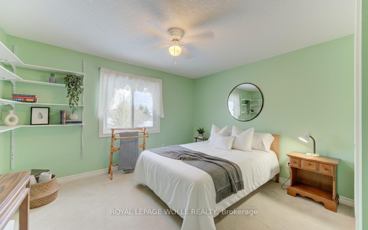 505 Sandbanks Crescent photo 34