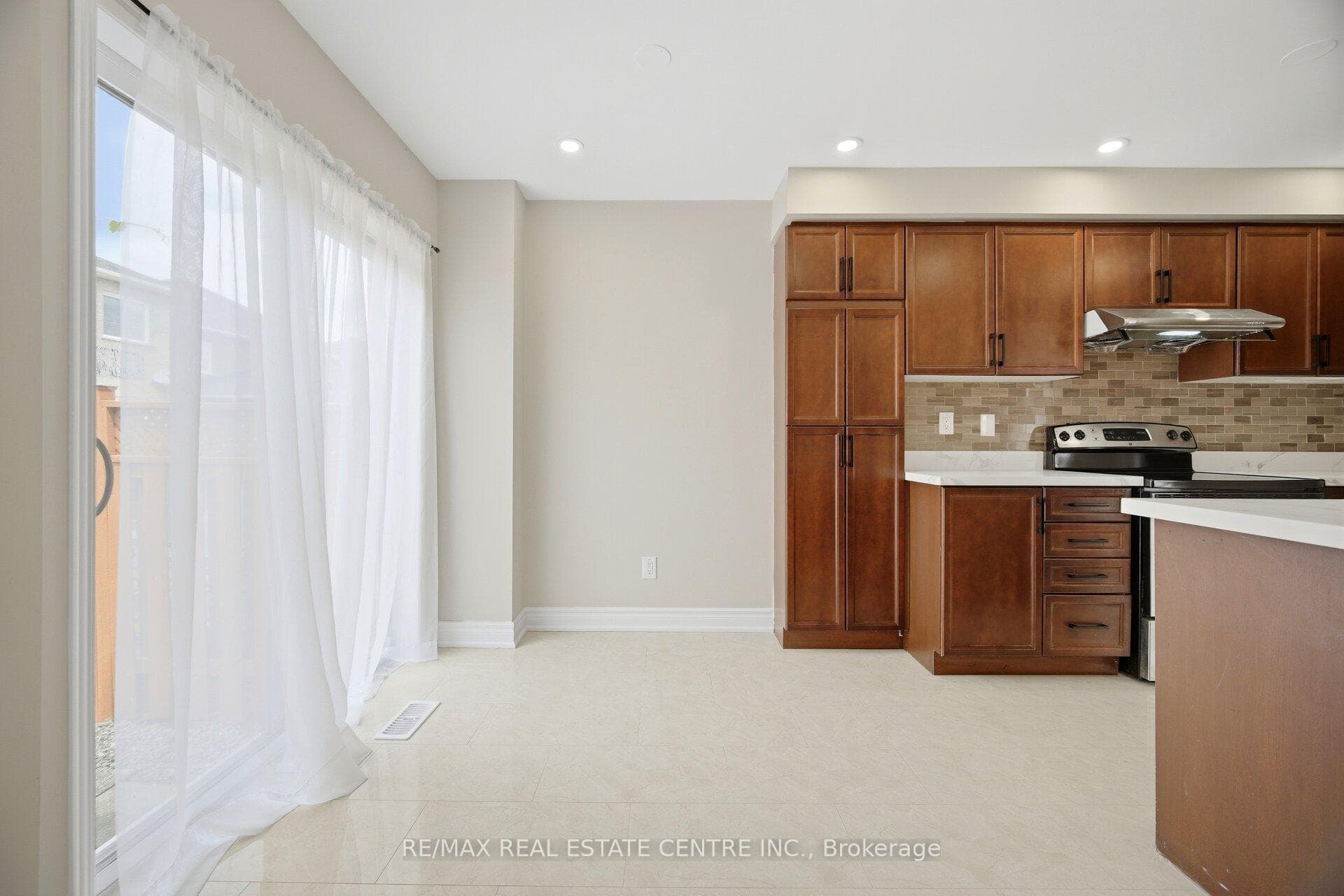 31 Spicebush Terrace photo 17