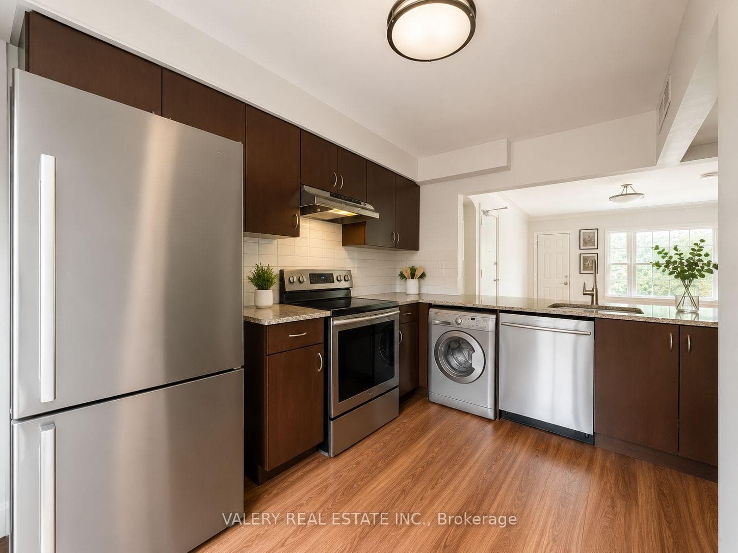 1327 Bayview Avenue Unit U19 photo 5