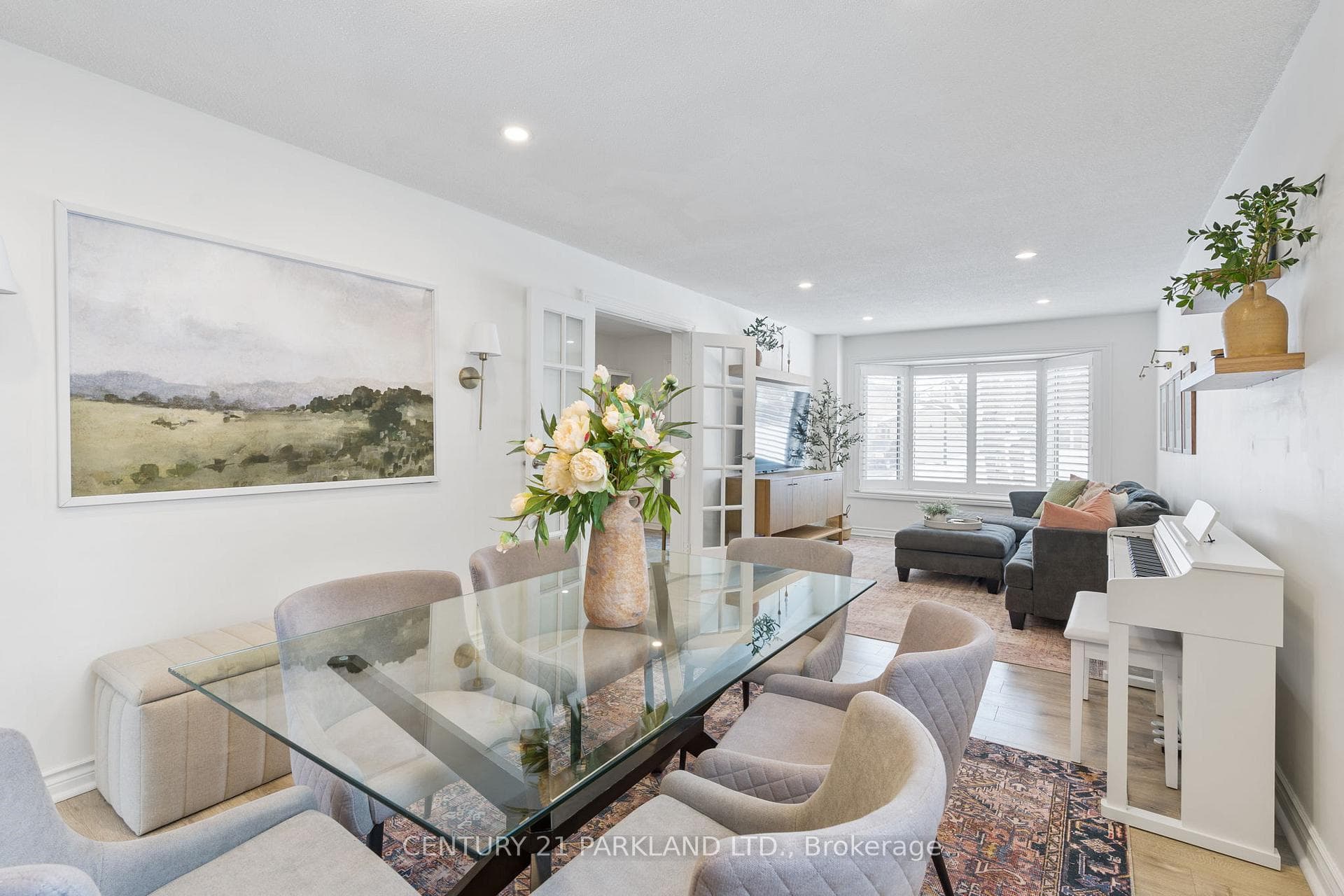 57 Manning Crescent photo 8