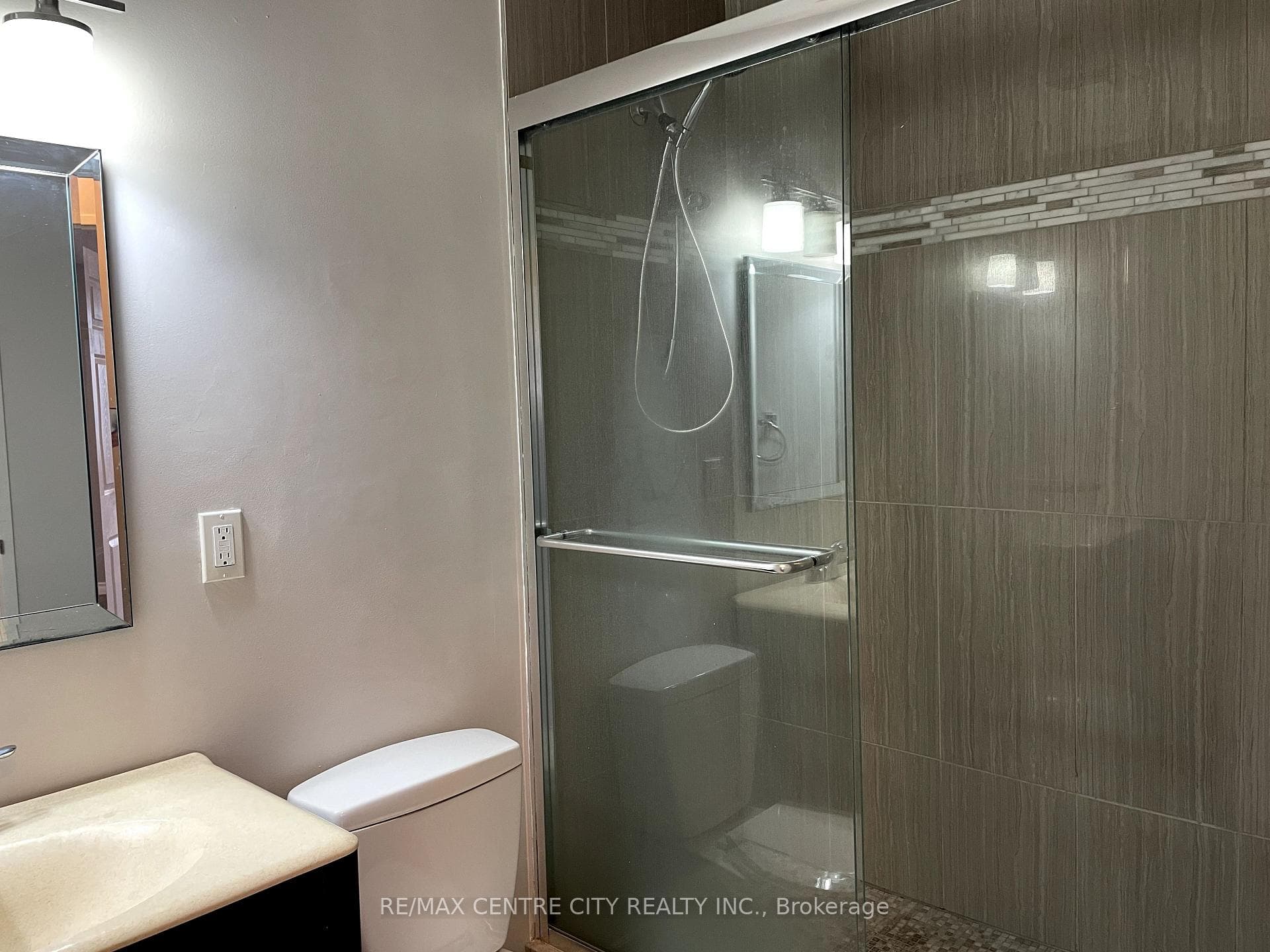 1600 Adelaide Street Unit 504 photo 11