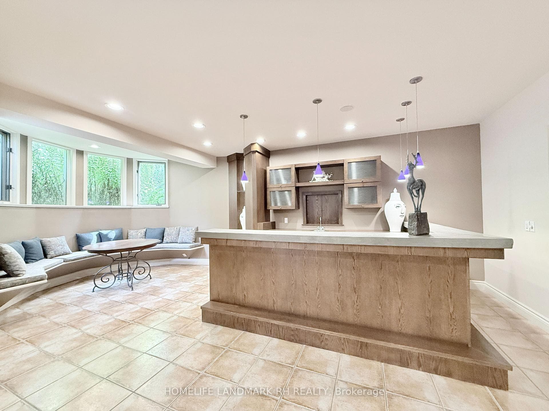 11 Chieftain Crescent photo 40