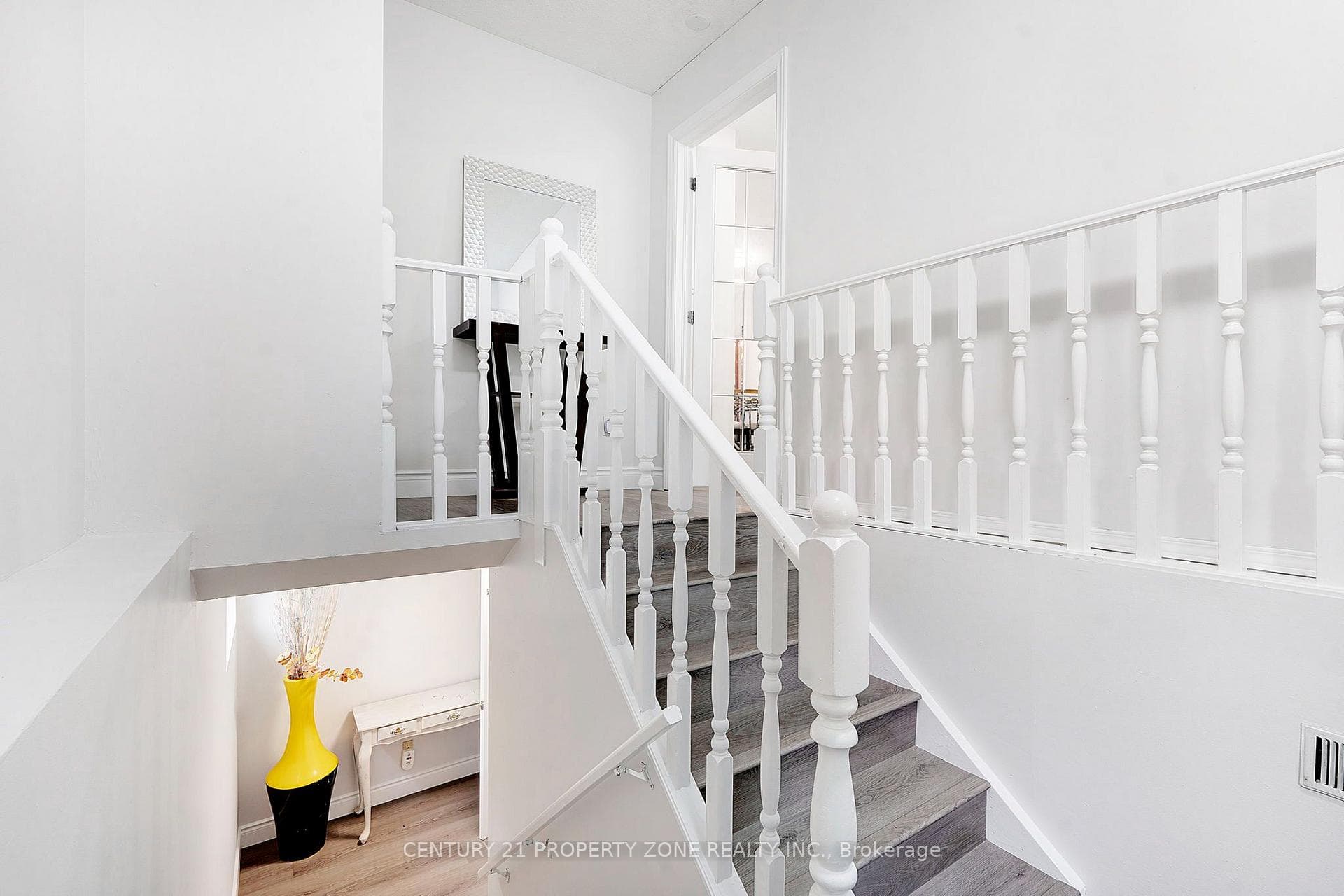 137 Nickolas Crescent photo 6