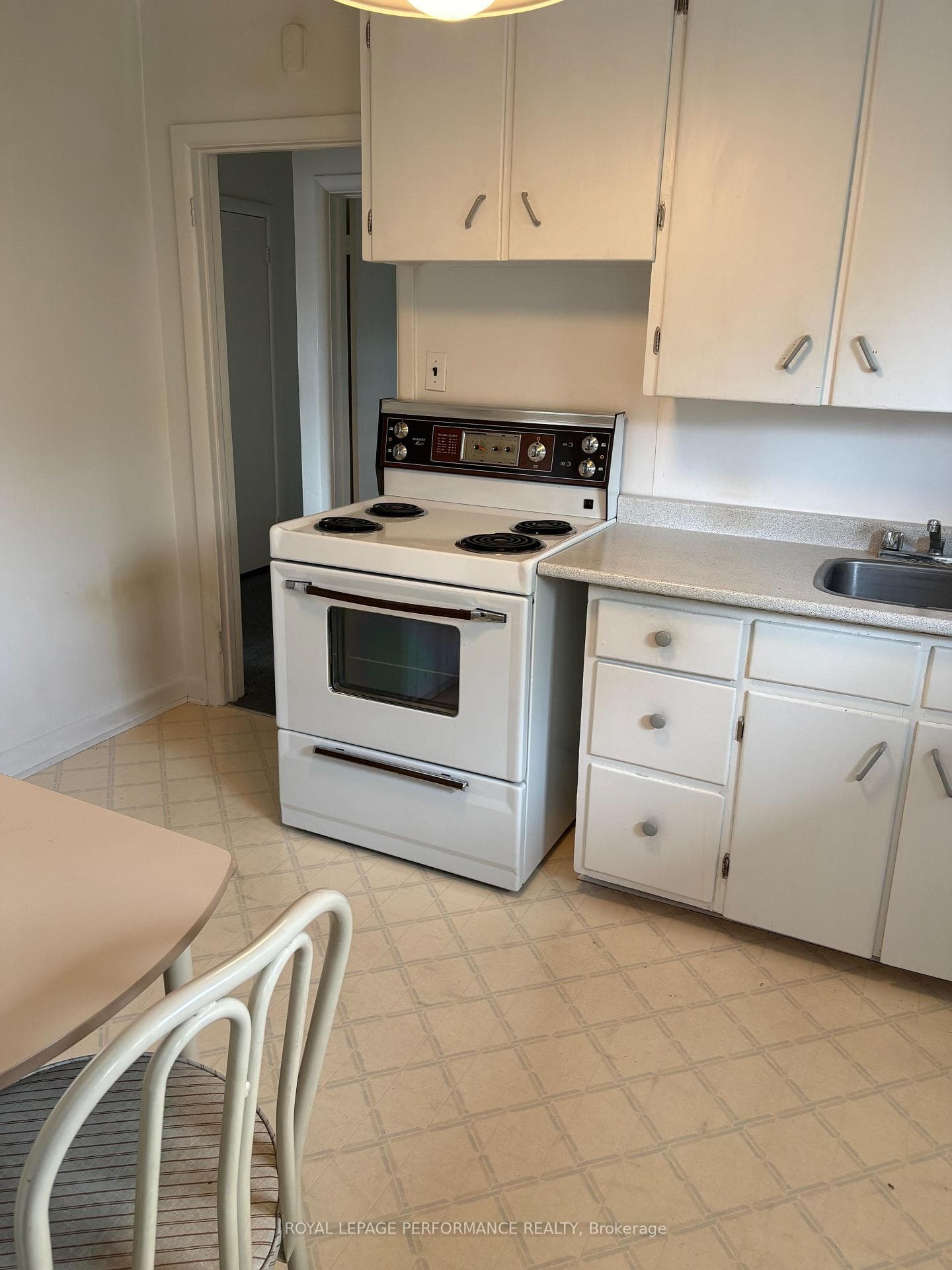 Upper unit kitchen