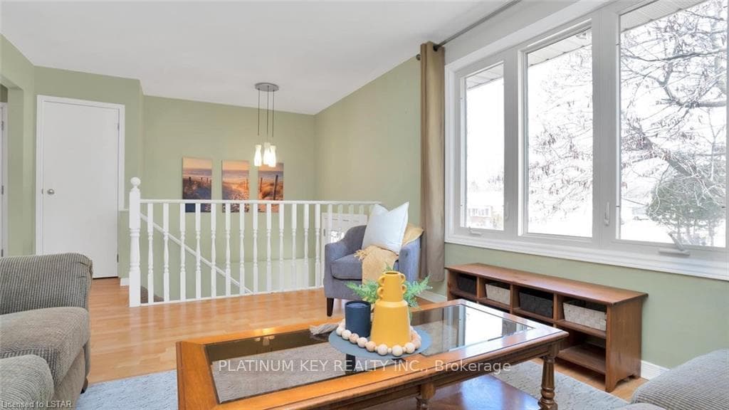 368 MCKELLAR Street photo 8