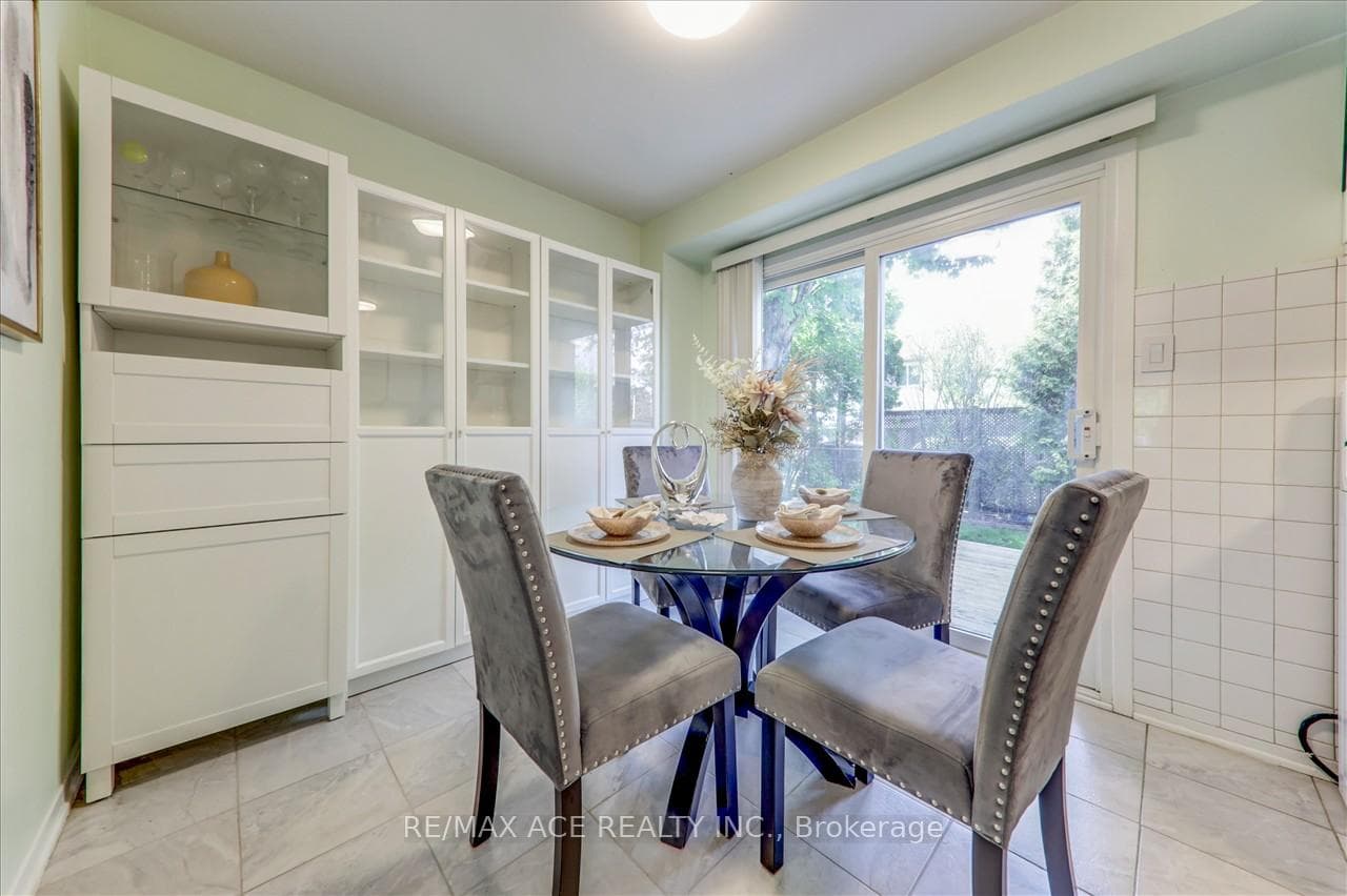 46 Helios Place photo 9