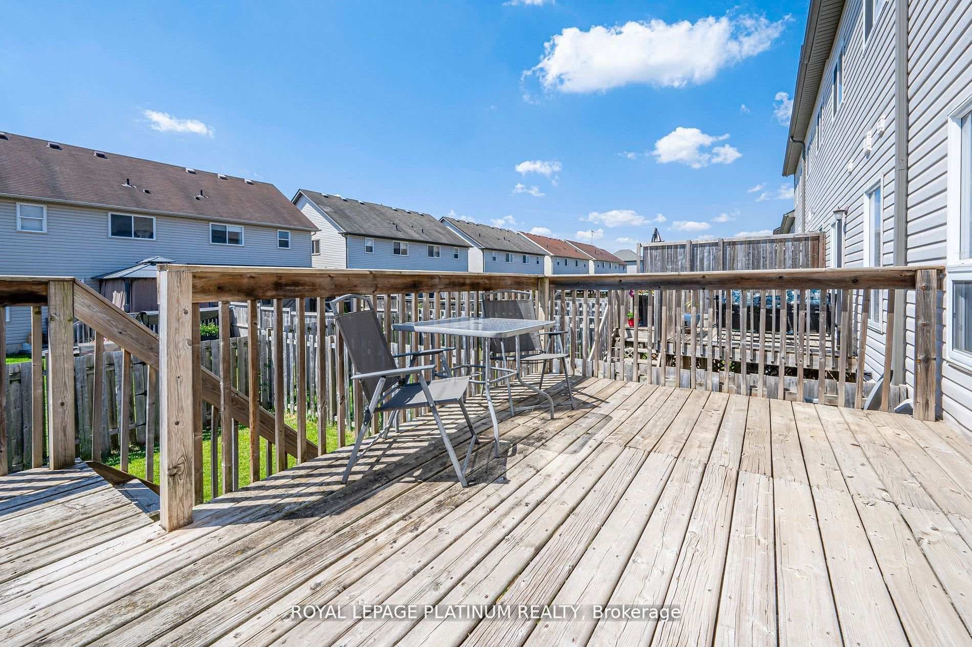 268 Sophia Crescent photo 9
