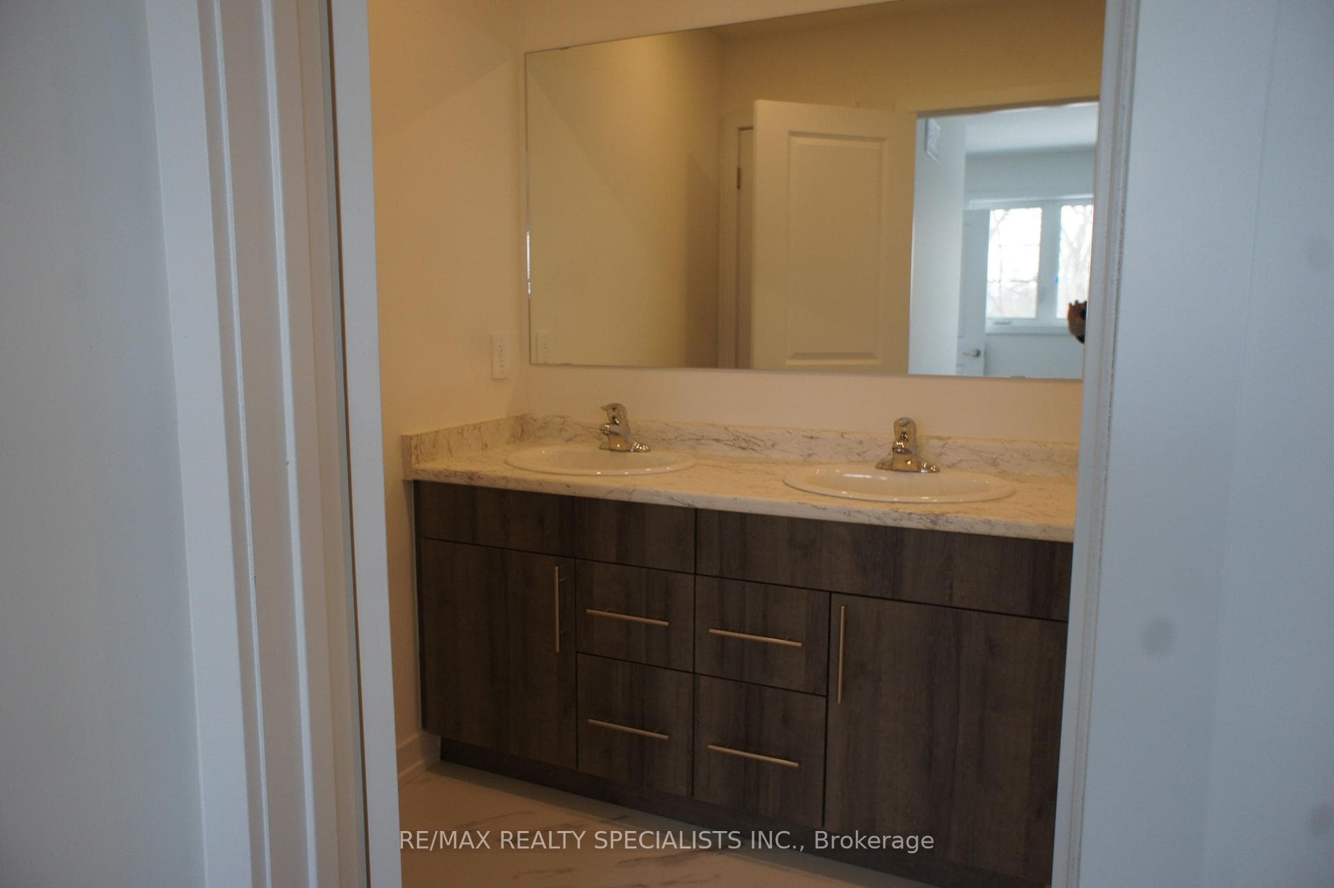 6591 MONTROSE Road Unit 203 photo 8