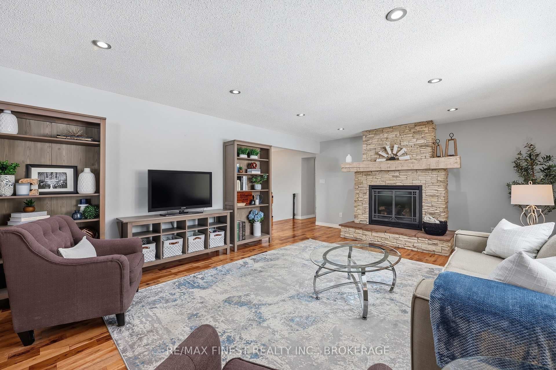 2518 Rideau Ferry Road photo 8