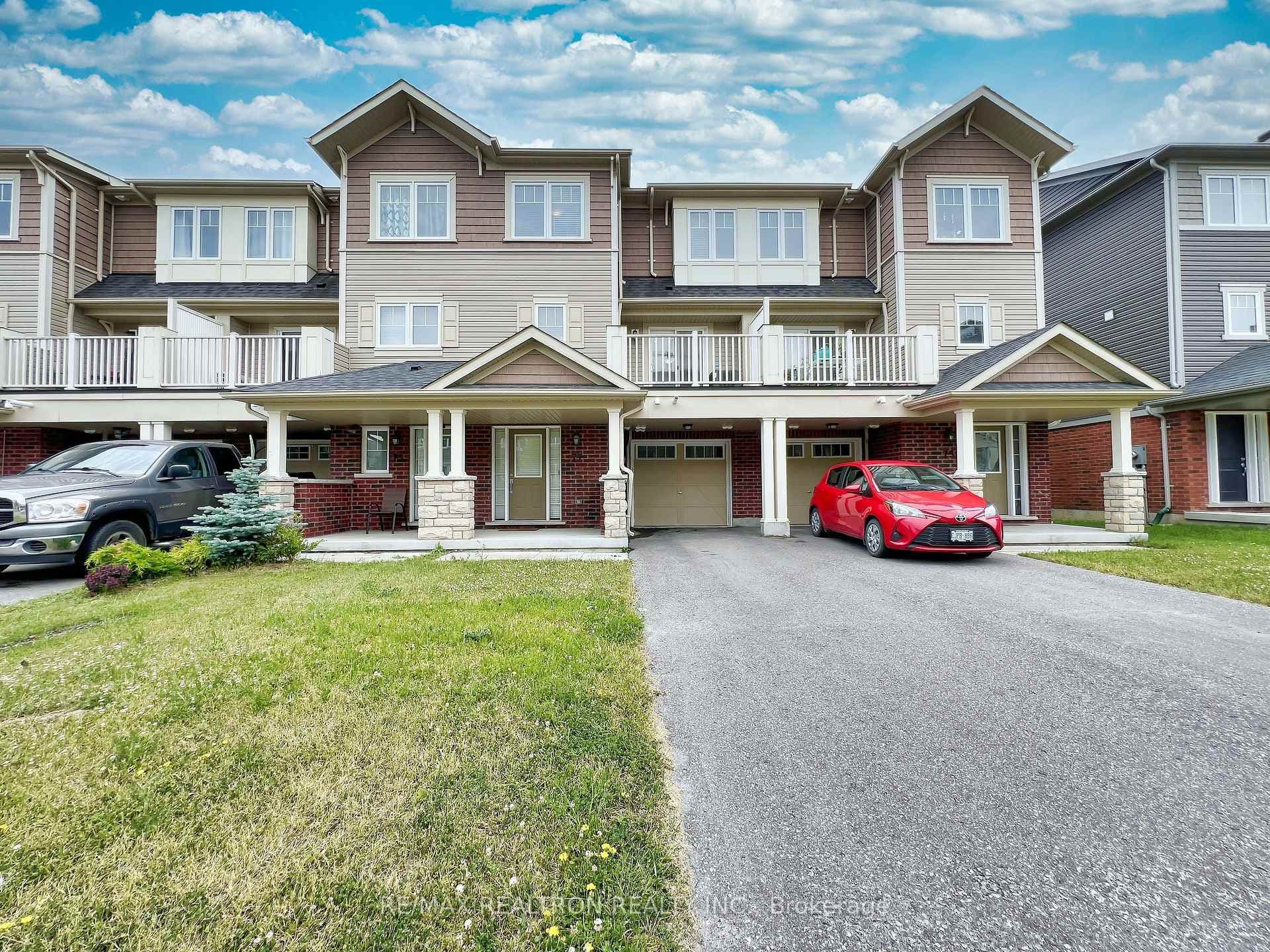 77 Far North Court photo 2