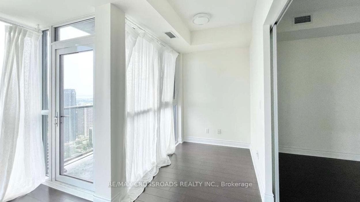 28 Ted Rogers Way Unit 4101 photo 10