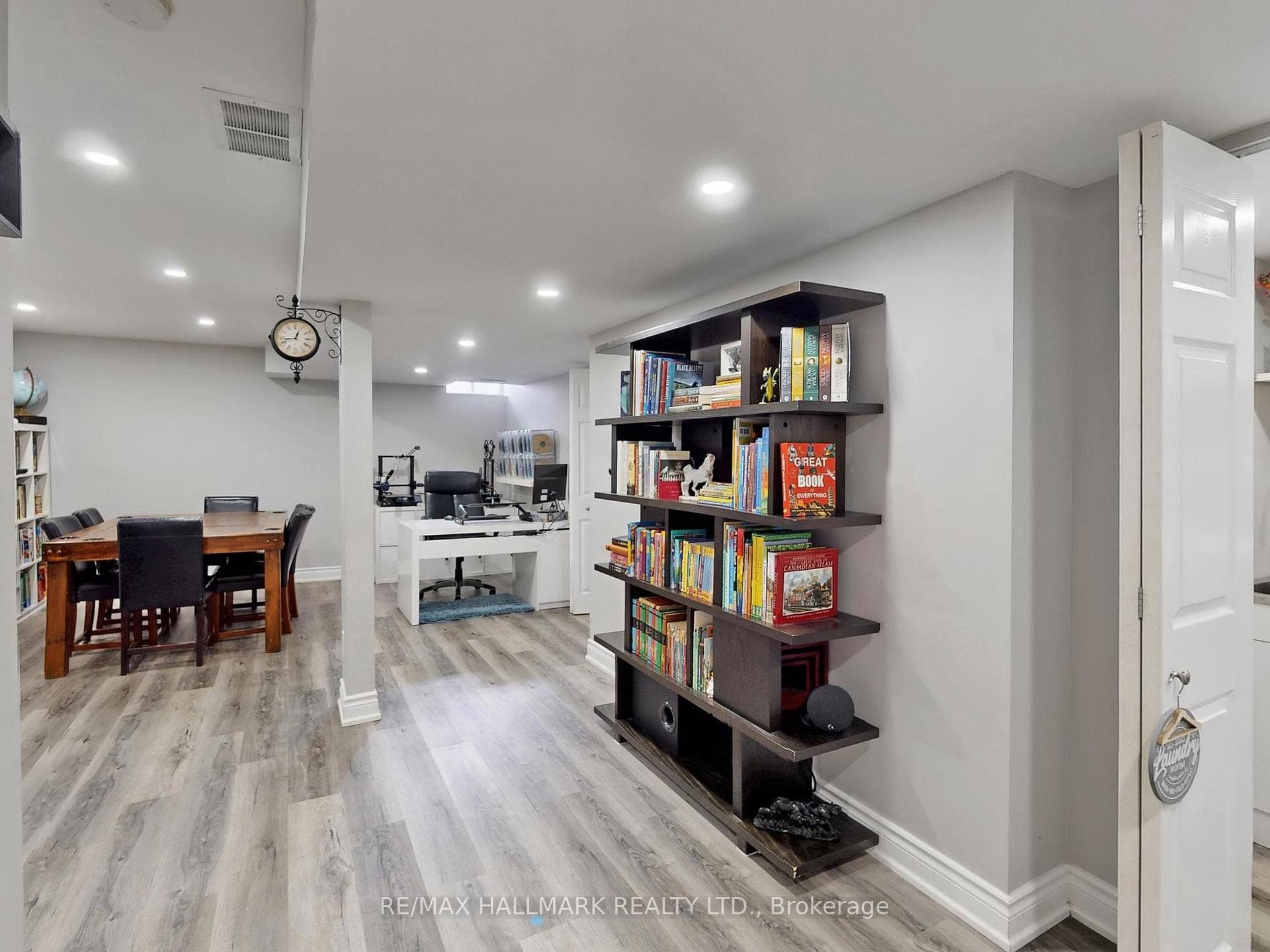 62 Crittenden Drive photo 36