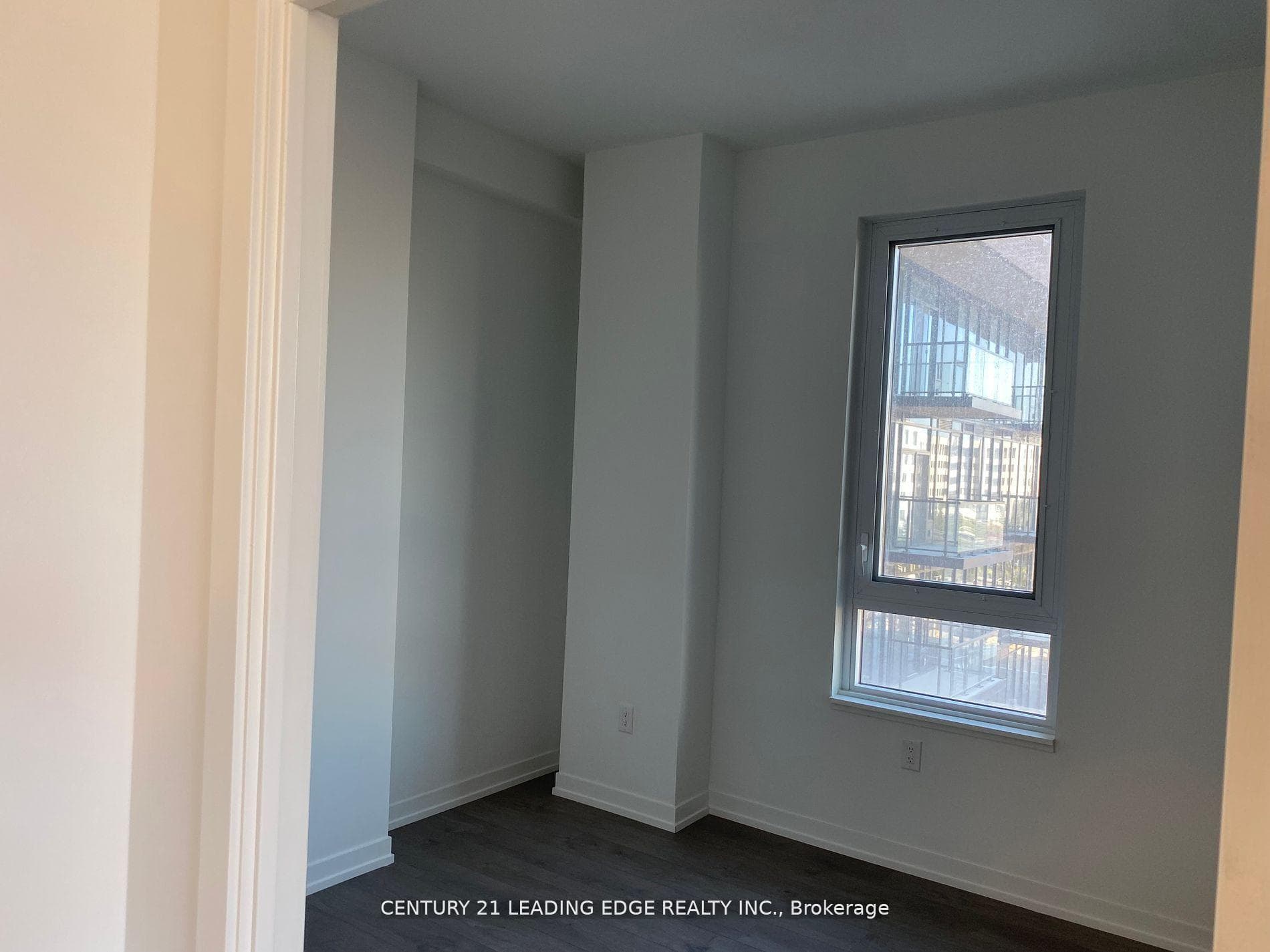 270 Dufferin Street Unit 403 photo 16