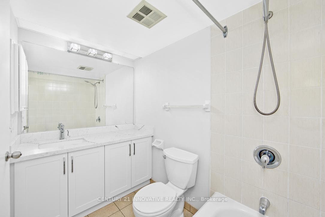 2466 Eglinton Avenue Unit 1404 photo 14