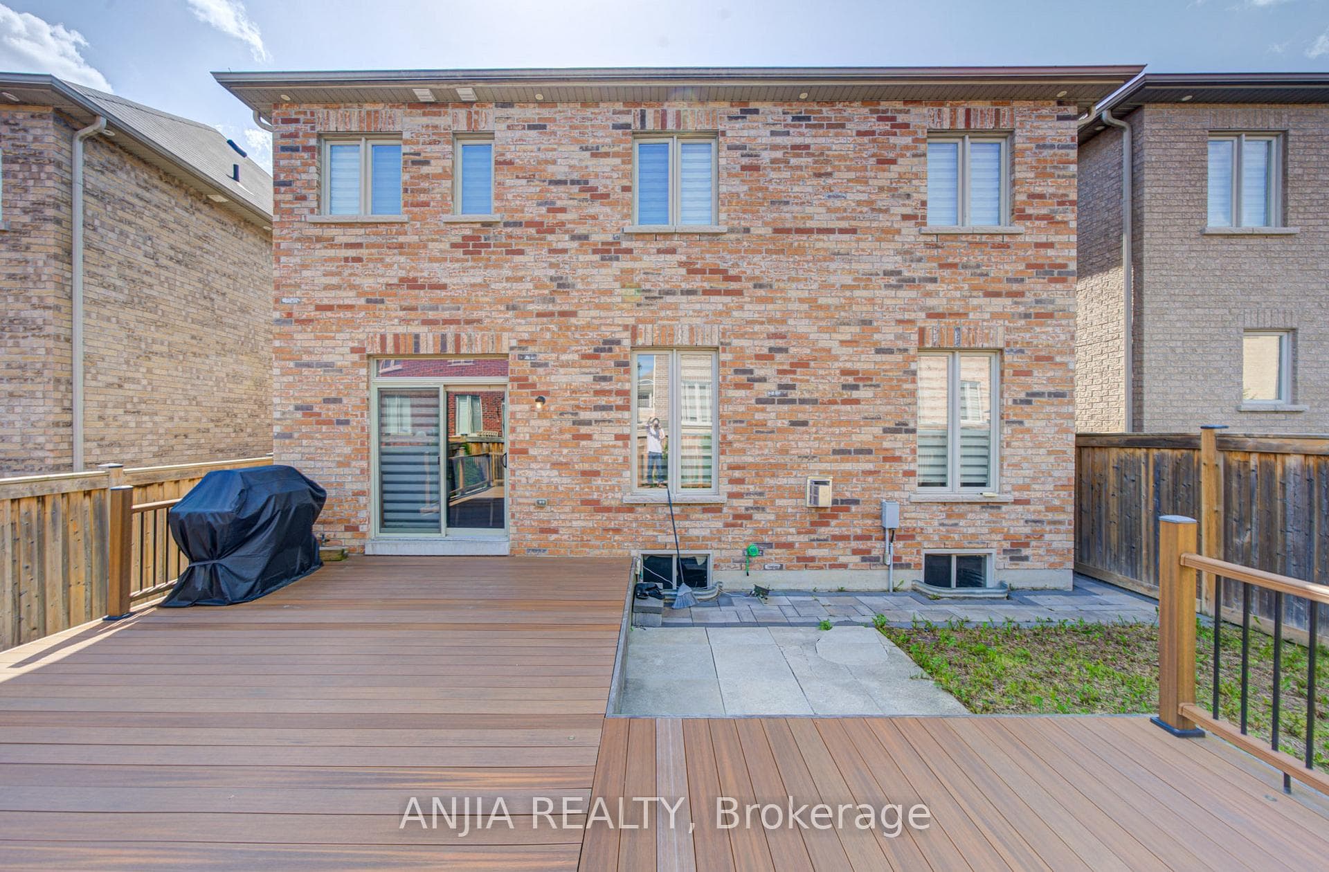 56 Stockell Crescent photo 47