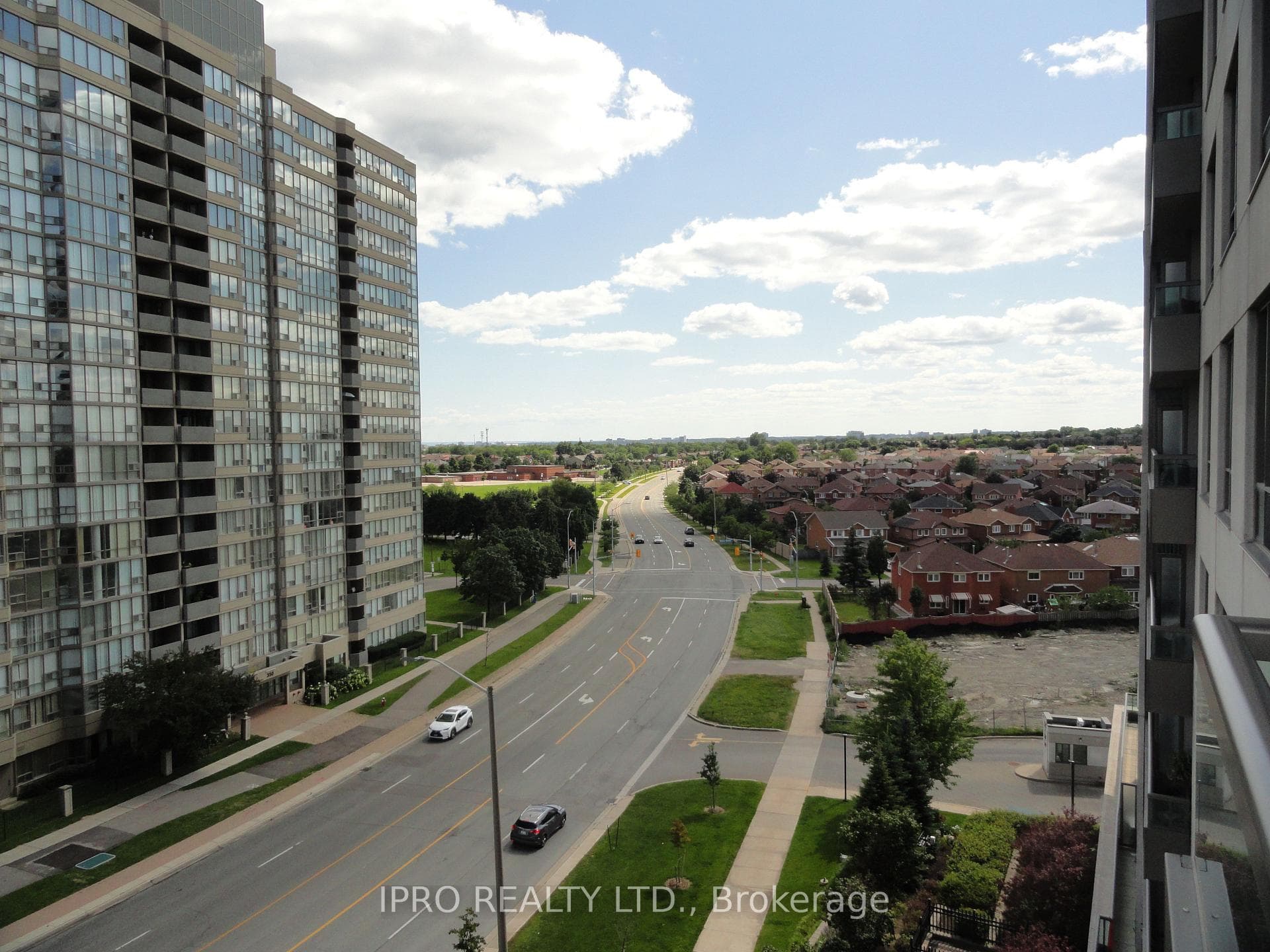 335 Rathburn Road Unit 808 photo 22
