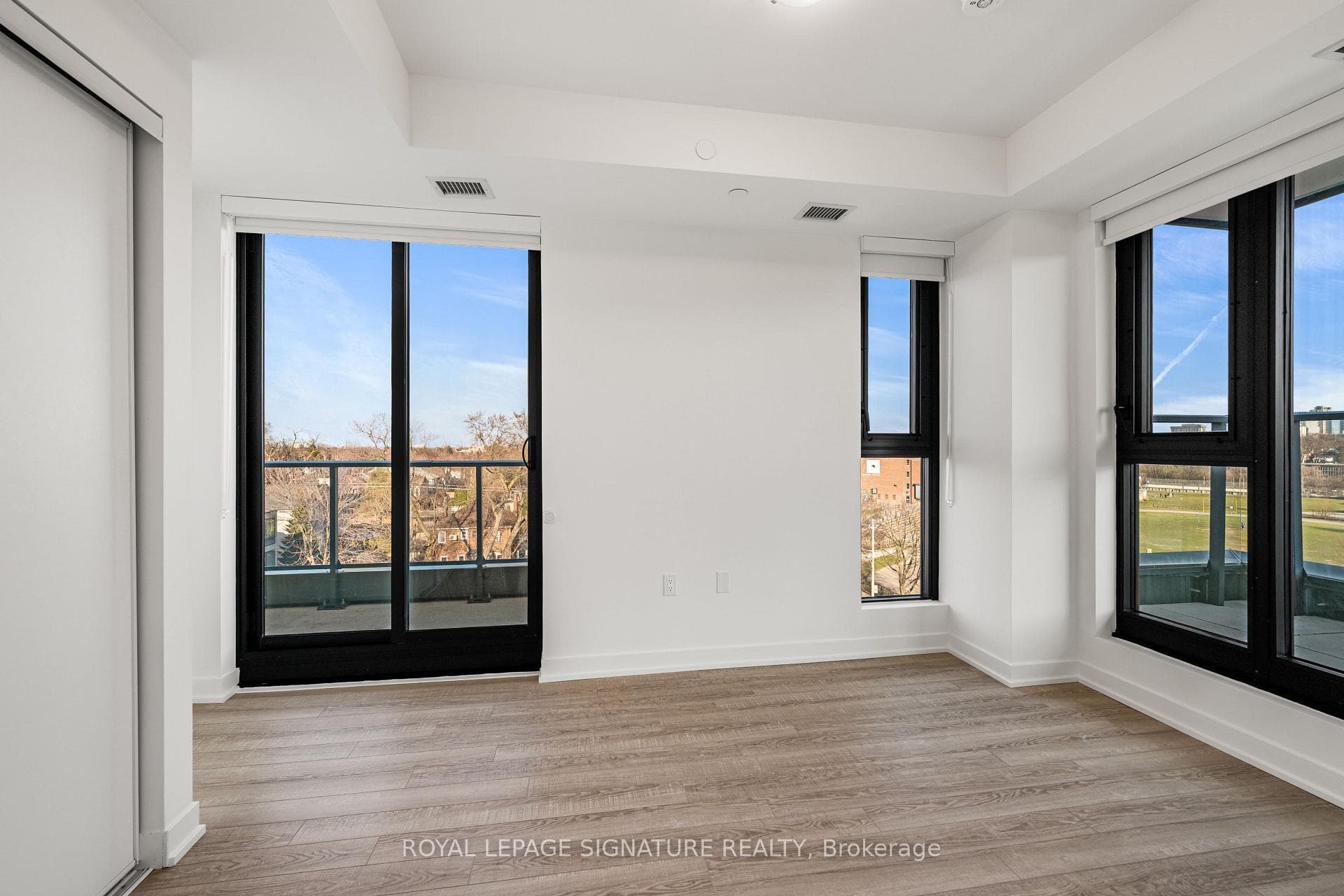 250 Lawrence Avenue Unit 609 photo 21