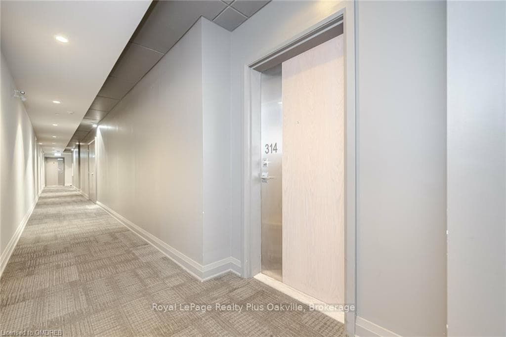 3028 CREEKSHORE N/A Unit 314 photo 5