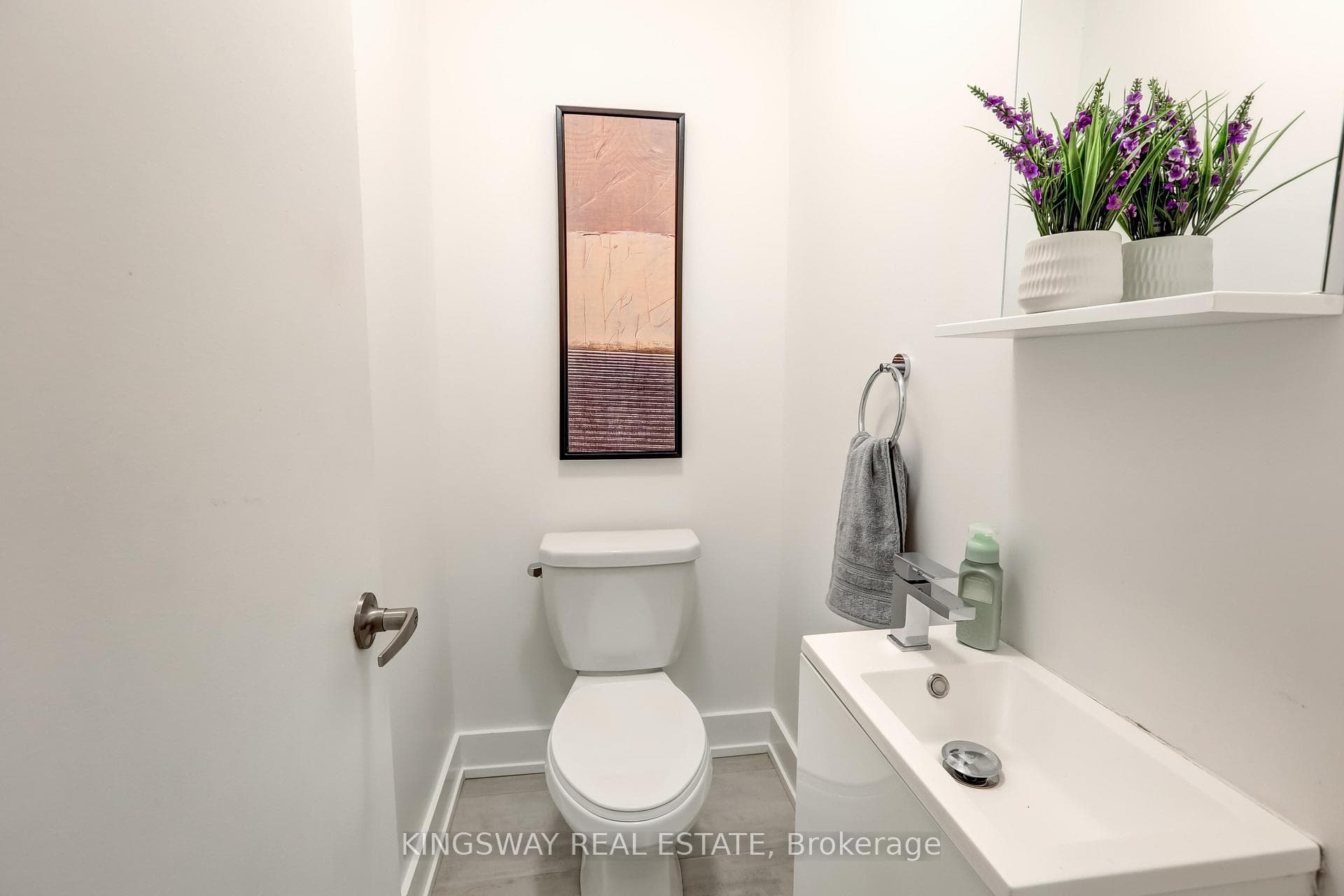 307 Gilmour Avenue photo 9