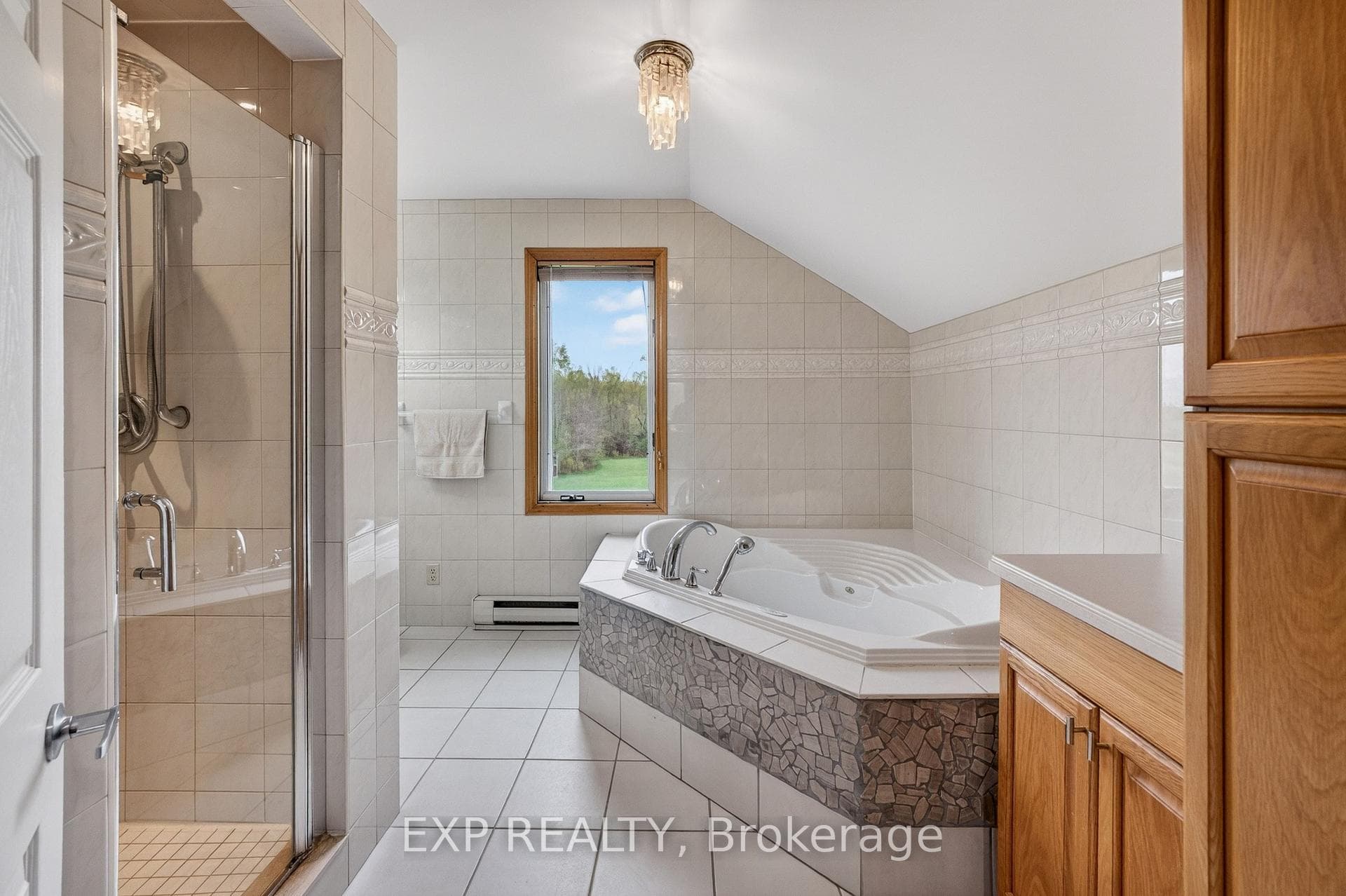 2266 Pettit Road photo 30