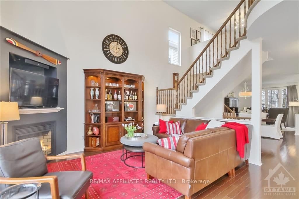 24 SHAWGLEN Way photo 8