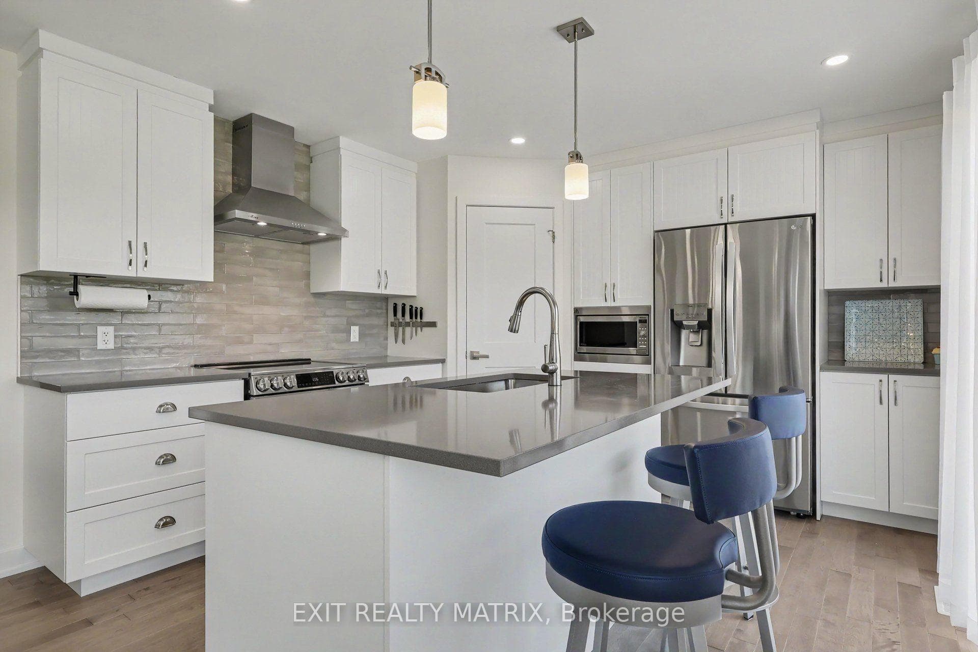 521 Barrage Street photo 6