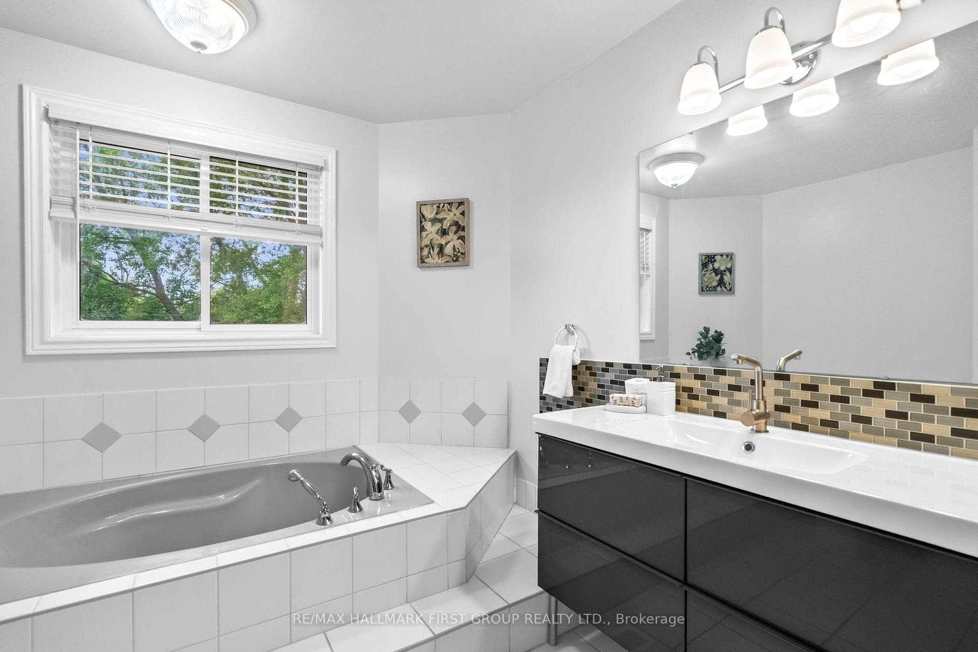 60 Spiers Crescent photo 18