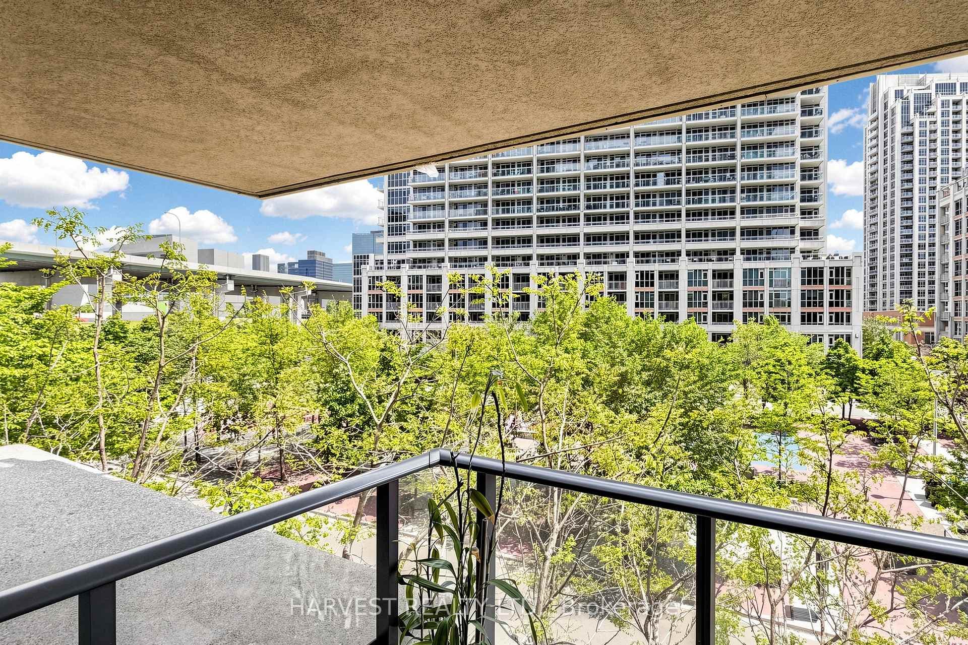 209 Fort York Boulevard Unit 380 photo 32