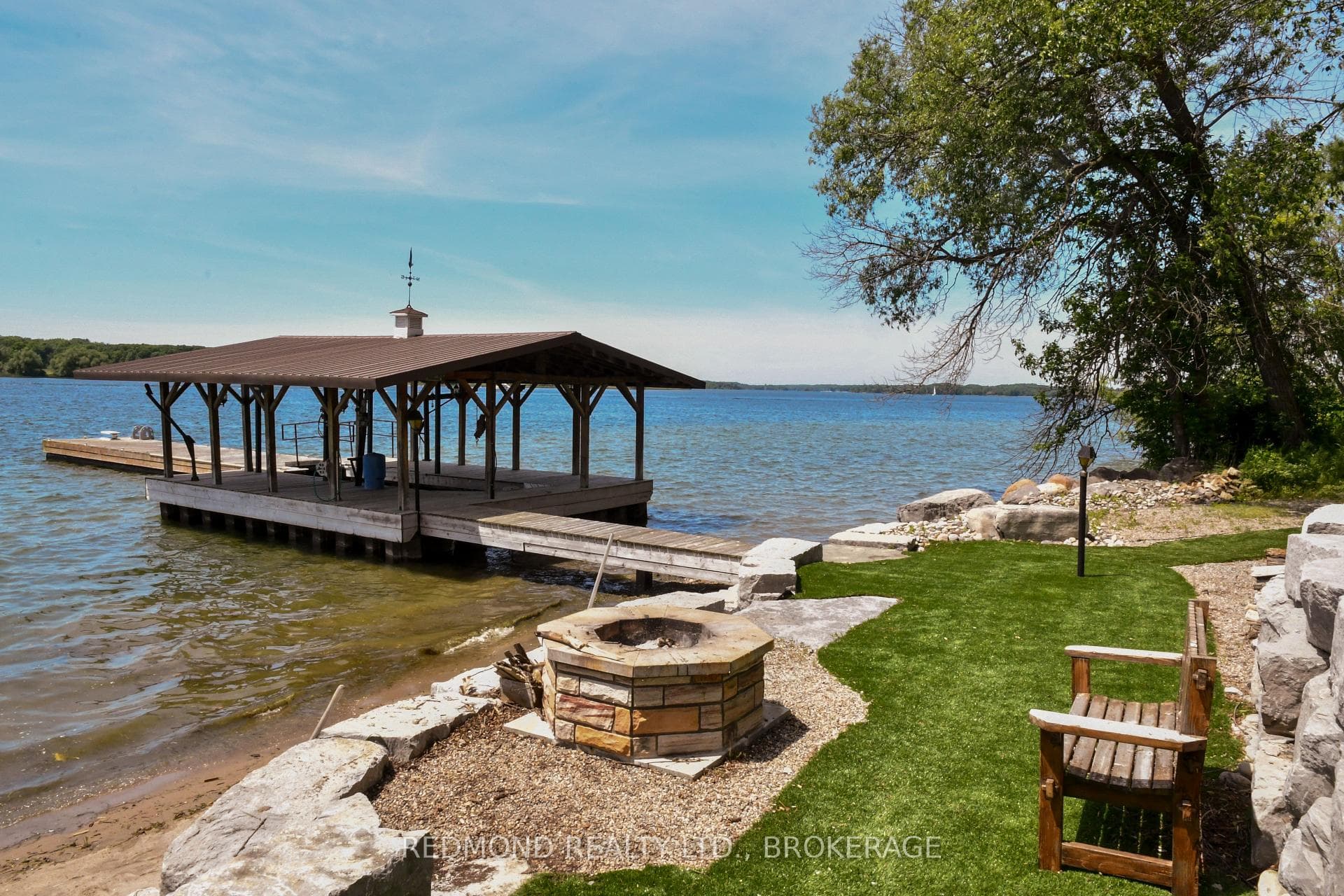333 Howe Island Ferry Road photo 45
