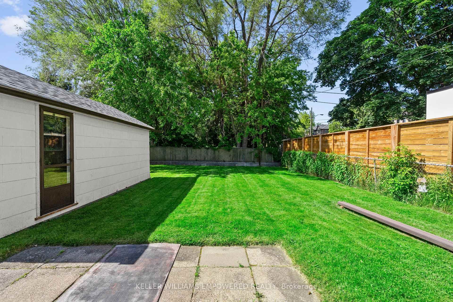88 Edgecroft Road photo 29