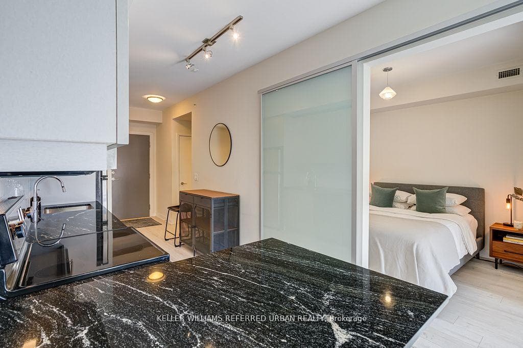 760 The Queensway N/A Unit 209 photo 11
