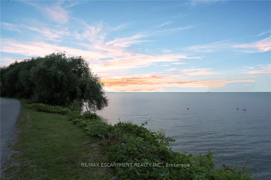 3754 LAKESHORE Road photo 45