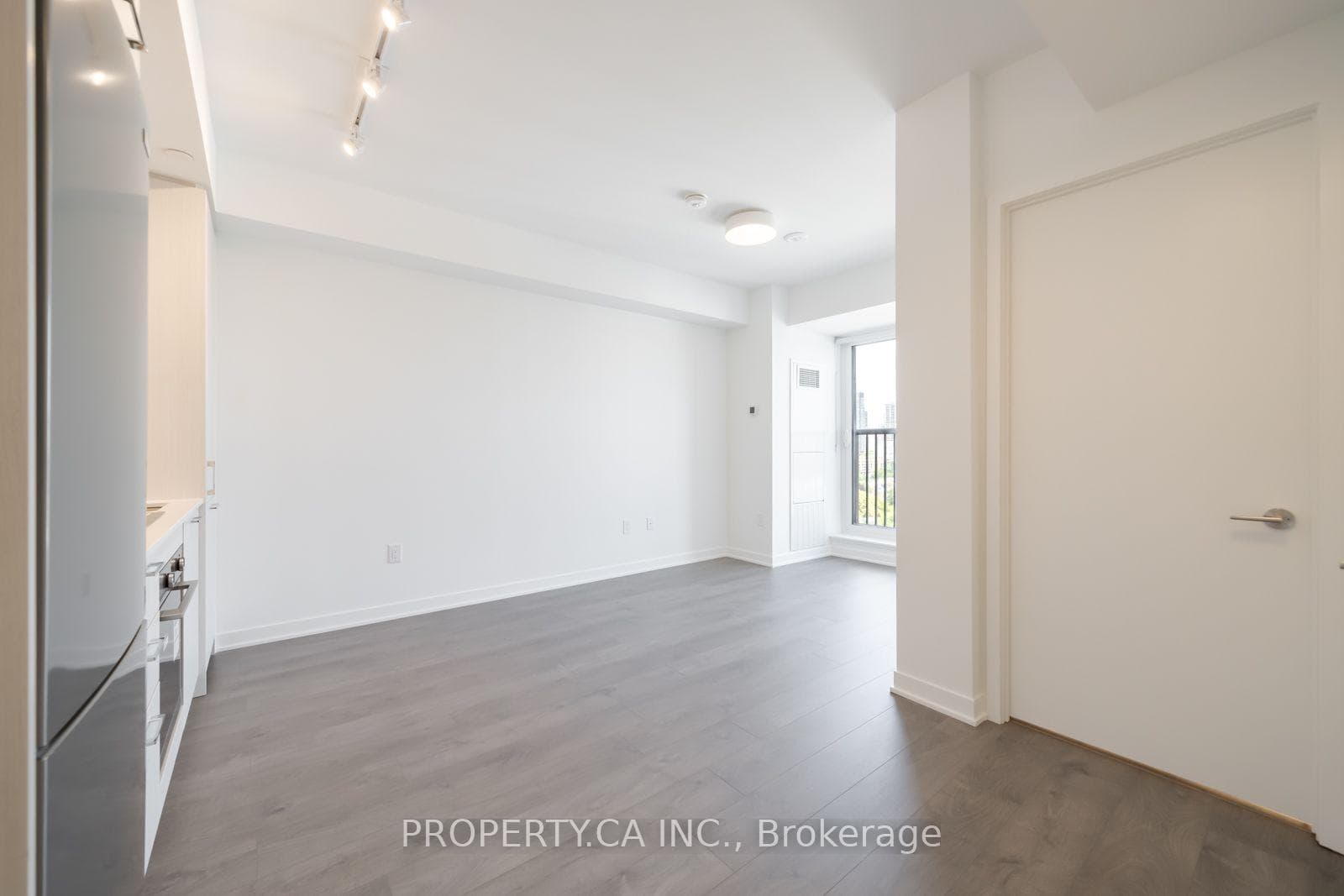 10 Oak Street Unit 1409 photo 2