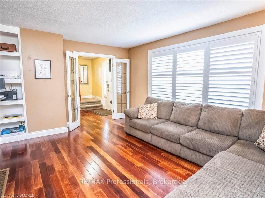 287 BASTEDO Court photo 7