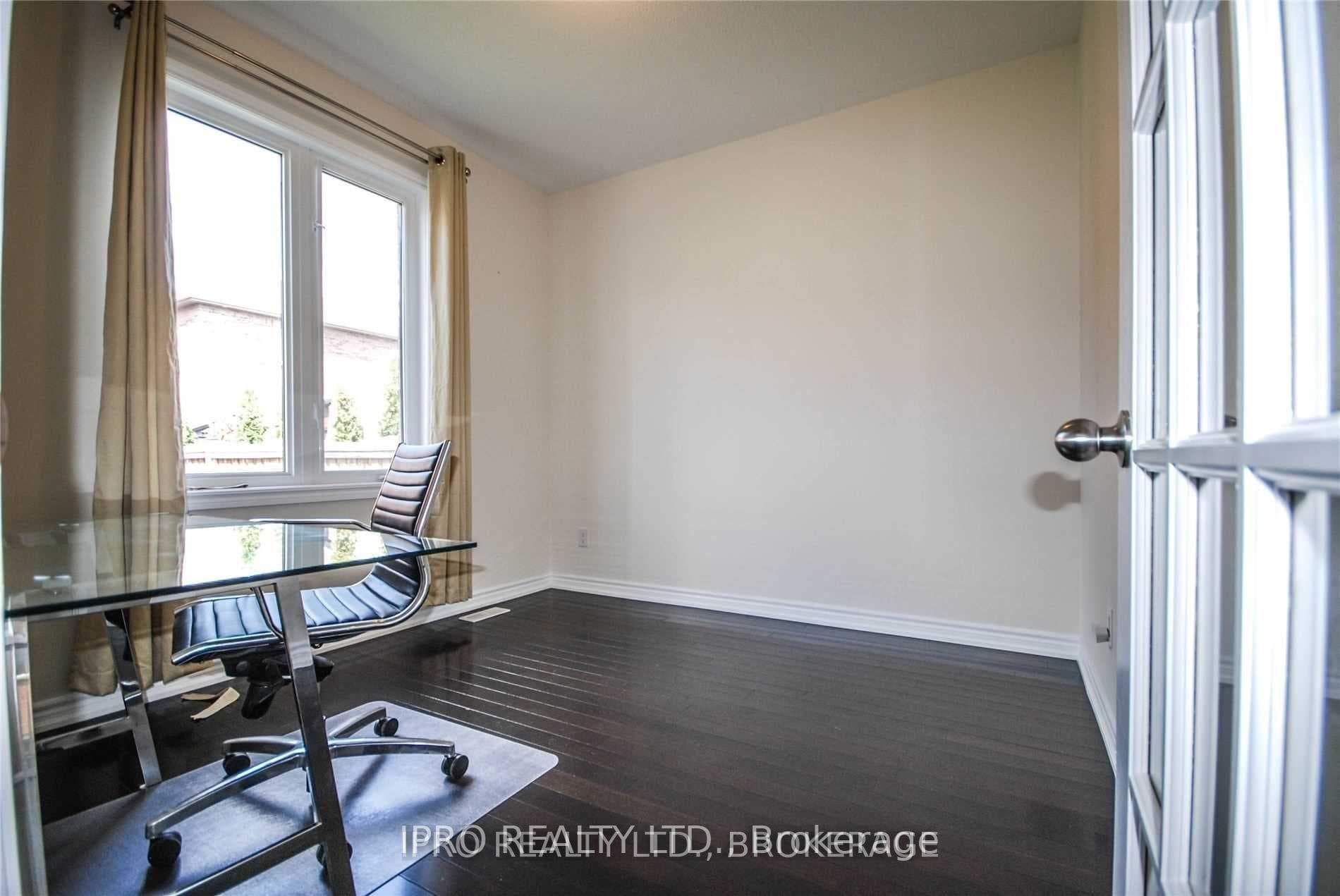 447 Kincardine Terrace photo 15