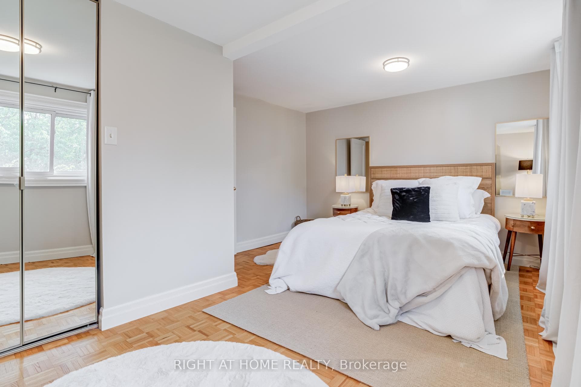 2067 Marine Drive Unit 9 photo 11