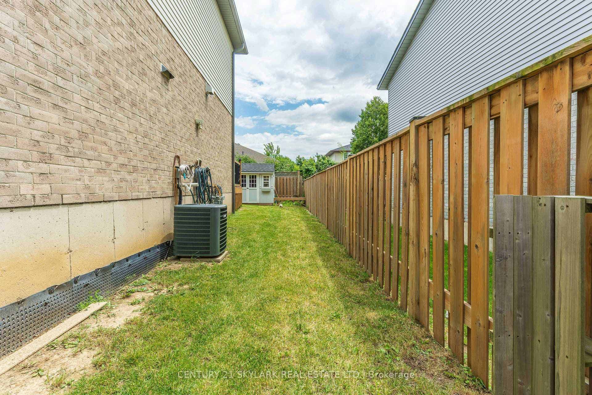 1385 Upper Wentworth Street Unit 15 photo 43