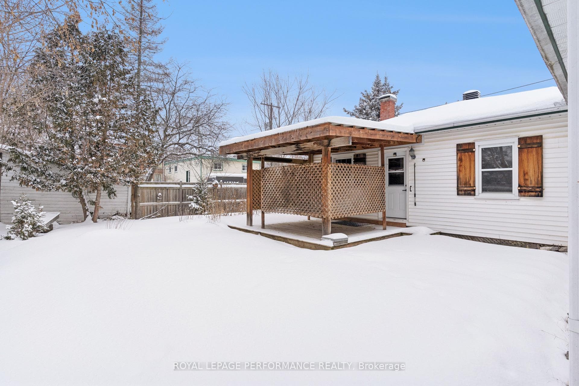 121 Elizabeth Street photo 32