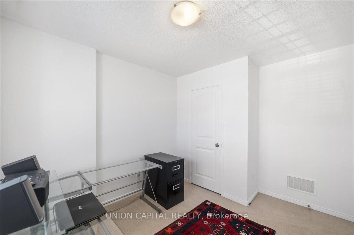 27 Ken Laushway Avenue photo 21