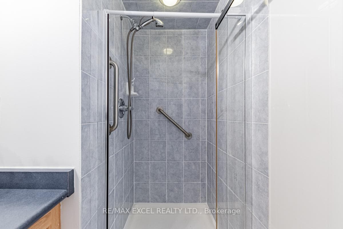 120 Hillwood Street photo 26