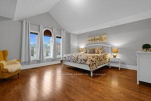 120 Frank Endean Road photo 18