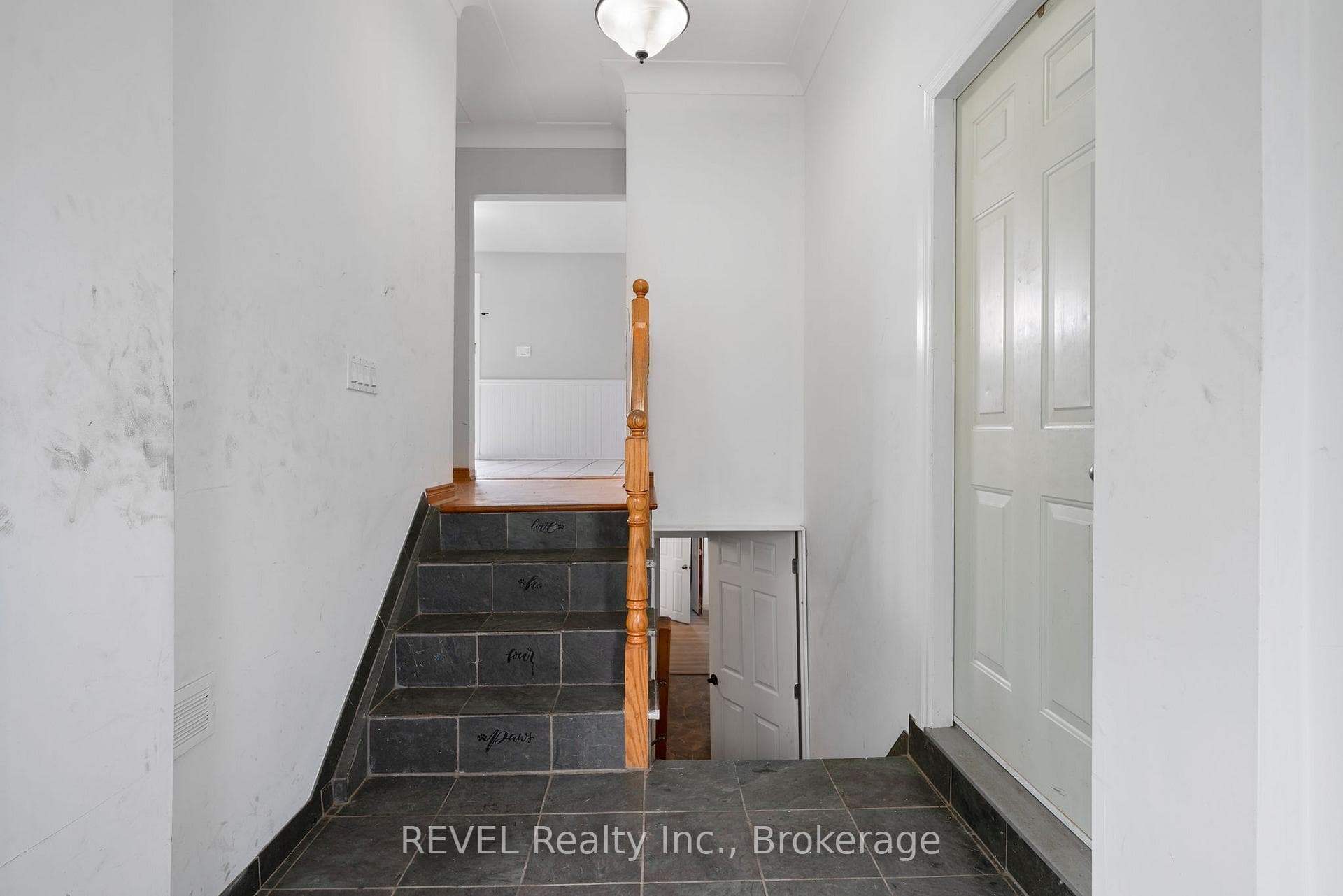 167 Wellington Street photo 5