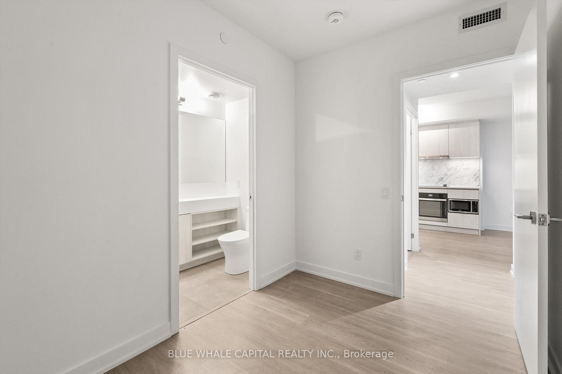 8 Wellesley Street Unit 1511 photo 9
