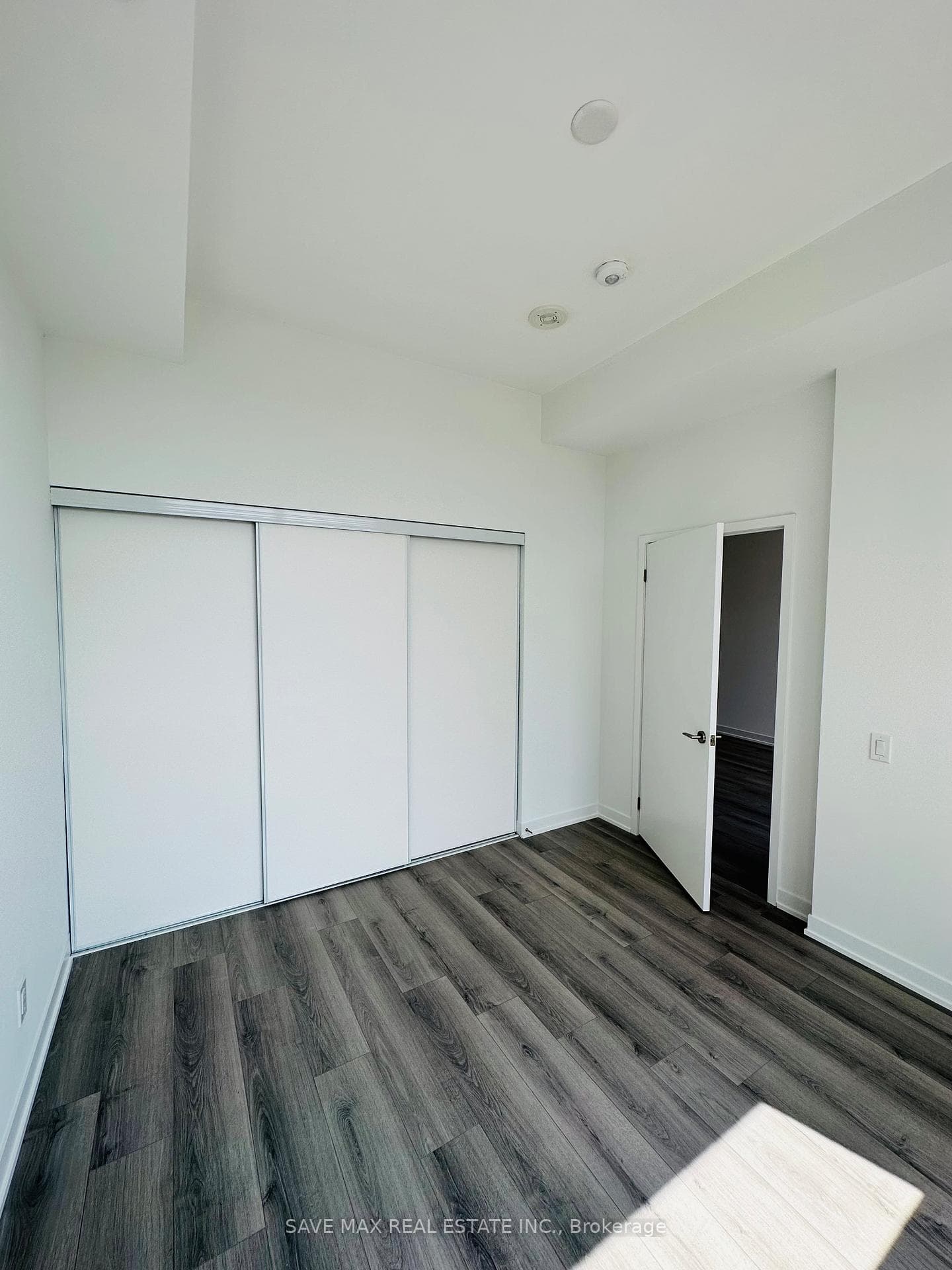 1787 St. Clair Avenue Unit 907 photo 11